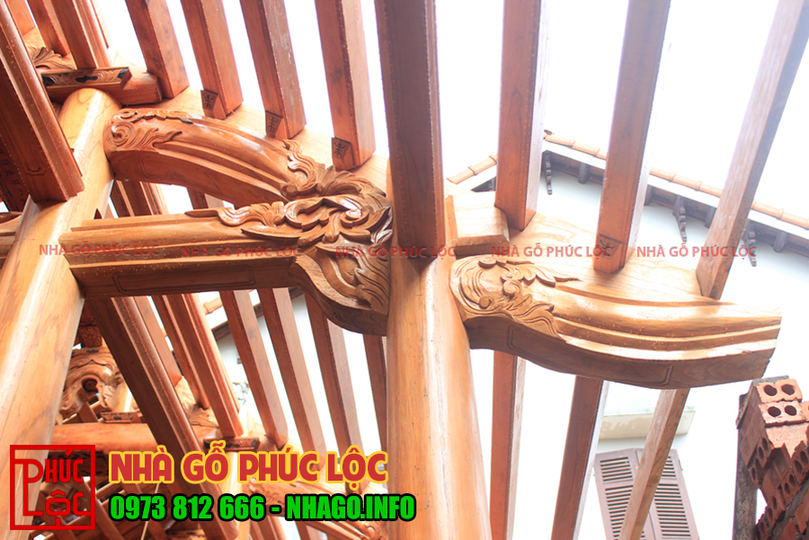 Khung cột nhà bằng gỗ lim