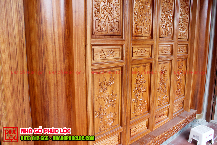 Cức bức bàn được chạm khắc tinh tế trên nếp nhà gỗ cổ truyền 
