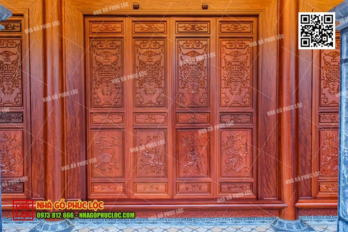 Lựa chọn chất liệu làm len đá chân cửa nhà gỗ