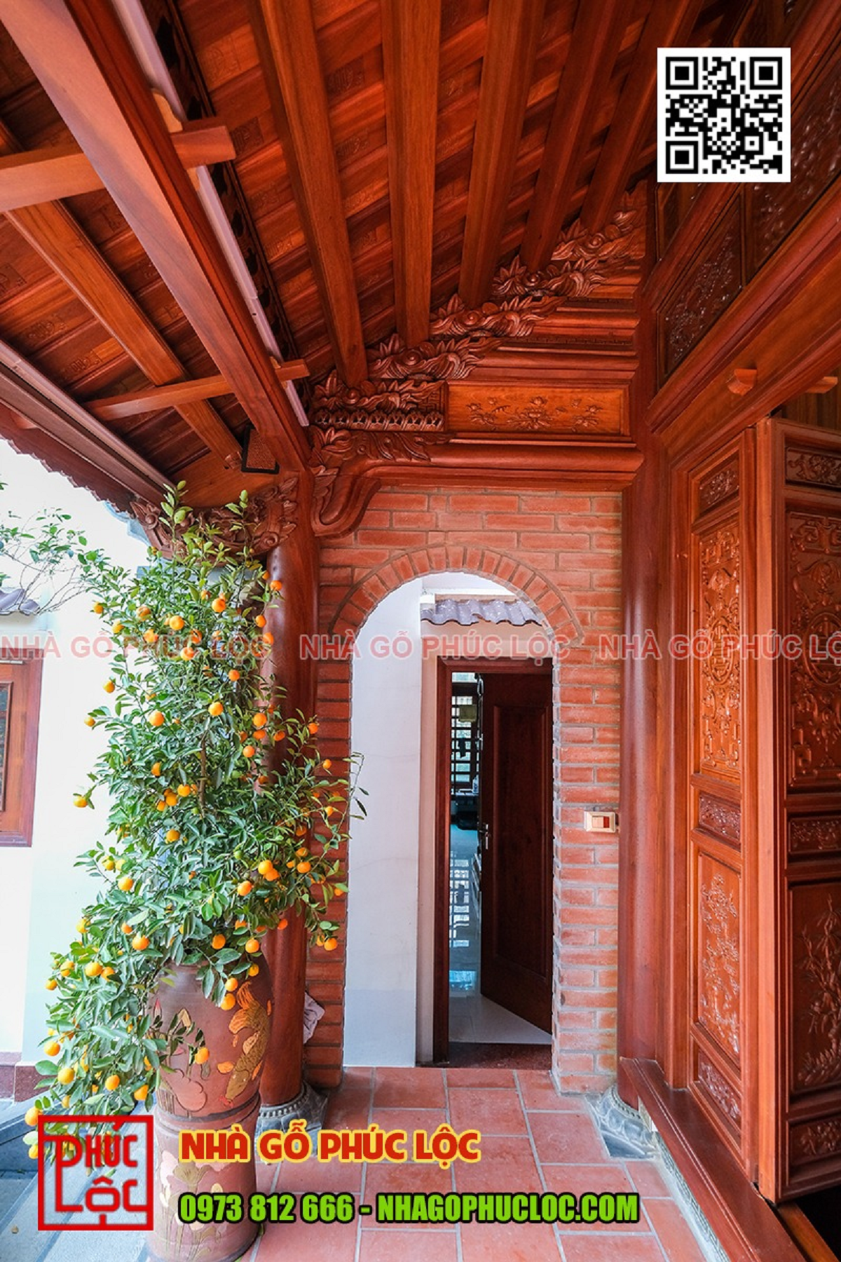 Cận cảnh hoa văn long phụng trên cấu kiện nhà gỗ